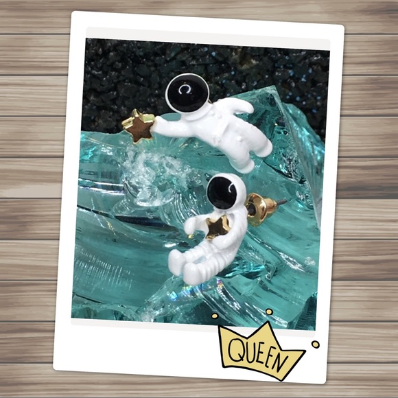 Jewelry - Astronaut Earrings